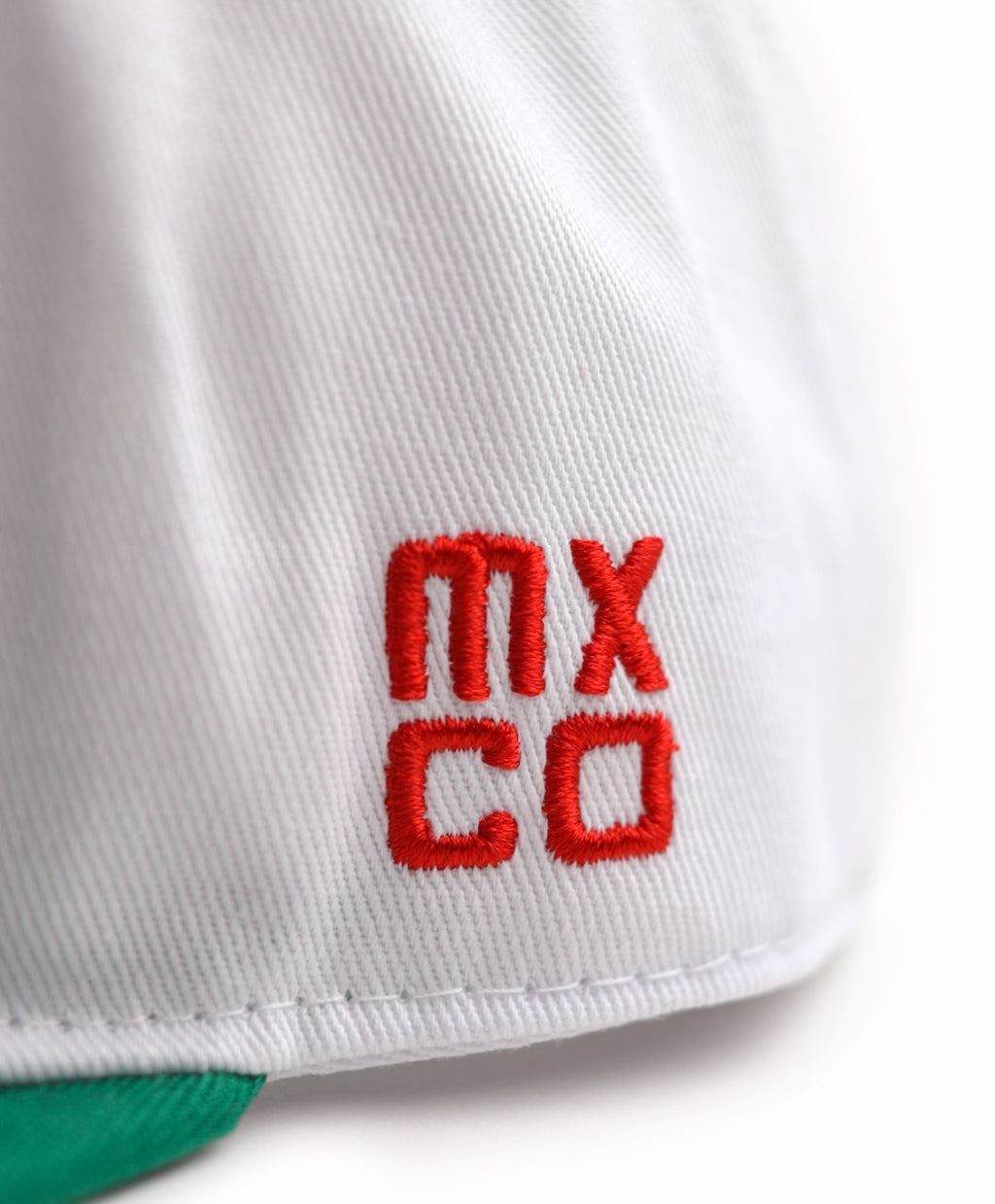 TRI26 - Aguila (White Snapback)